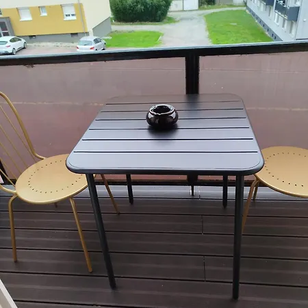 Refuge Urbain Chic Avec Balcon * Σαιν-Λο